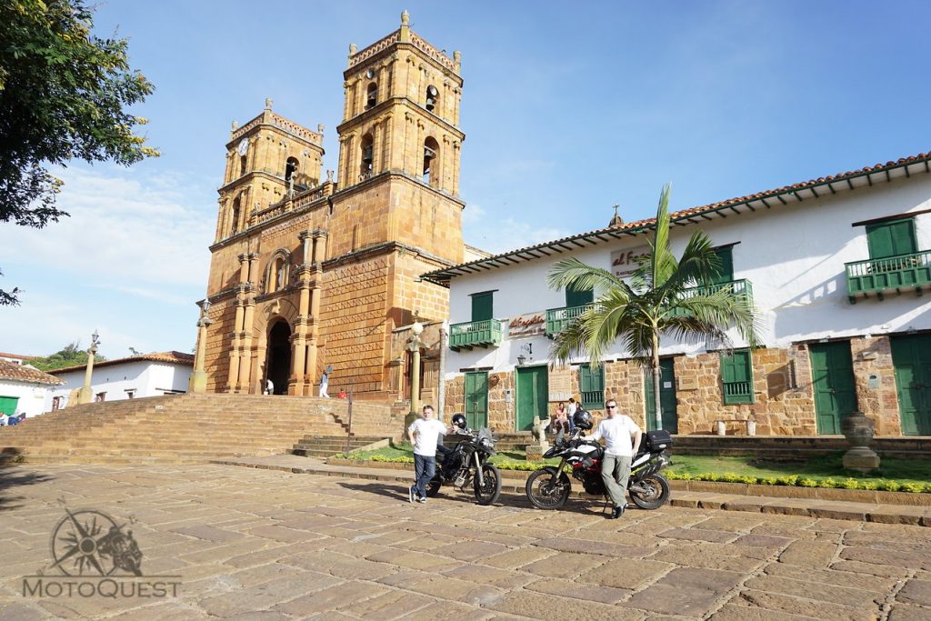 MotoQuest Colombia Leyva Building