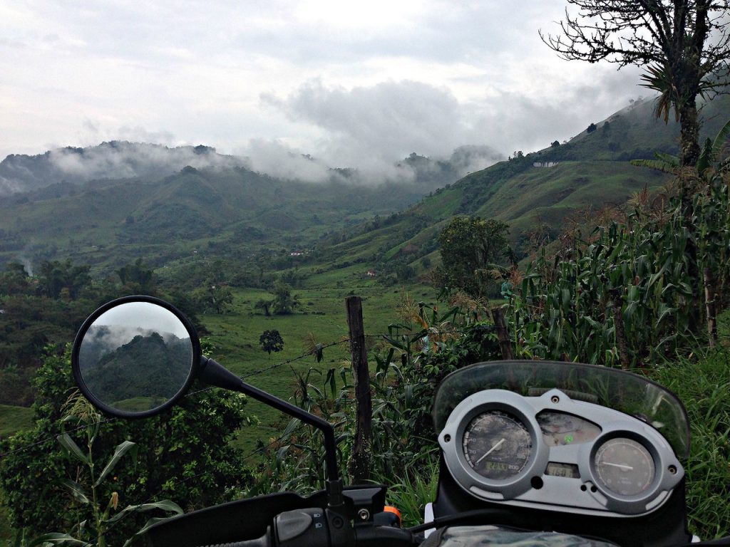 MotoQuest Colombia Mirror