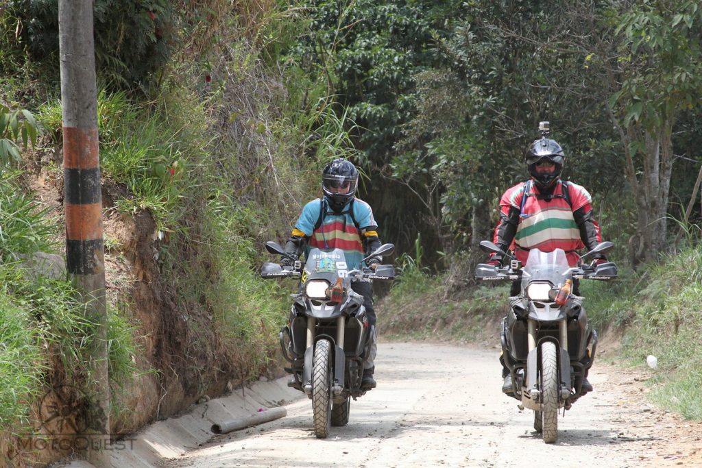 MotoQuest Colombia Riders