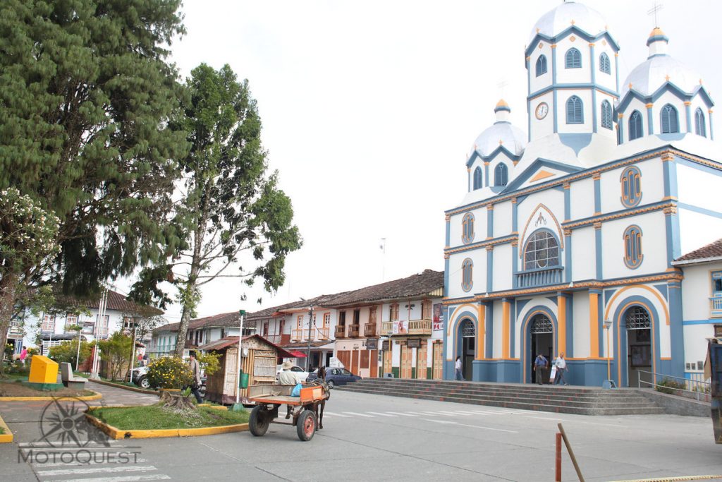 MotoQuest Colombia Town